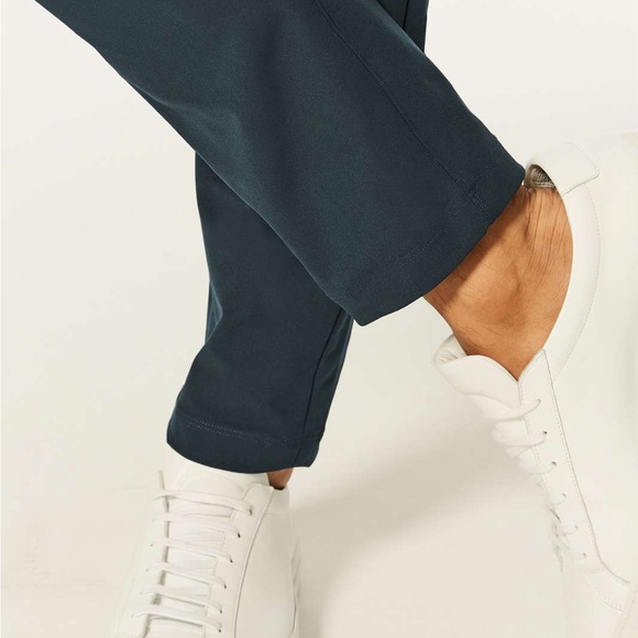 Commission Slim-Fit Pant 34" *Warpstreme in Melanite - Picture 3 of 7